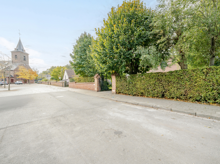 5df9dc70fae74af584307af9bee211f9