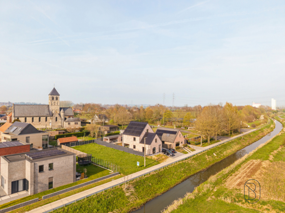 60d377ea0bd24af1b6eba6bd3f883b76