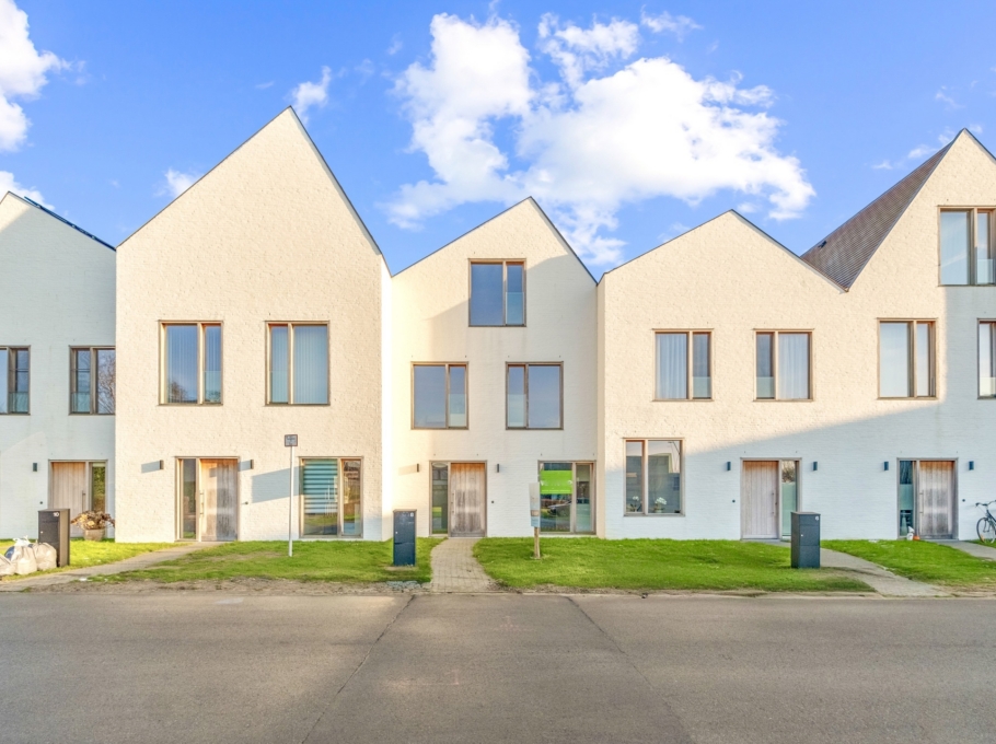 66db89706236408bab3805c44d19869c