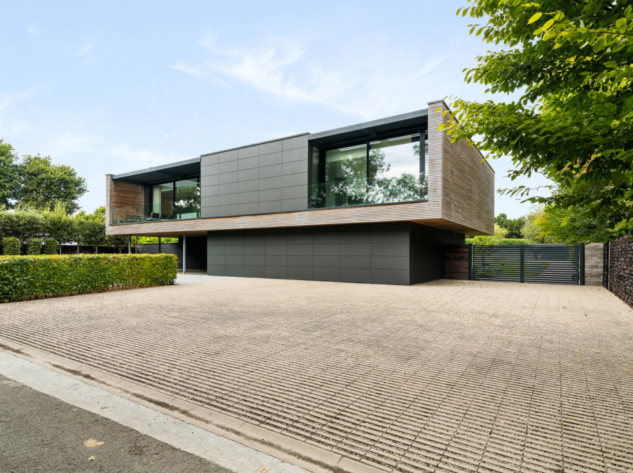 6734e451545d48ecad589e90cbf5f843