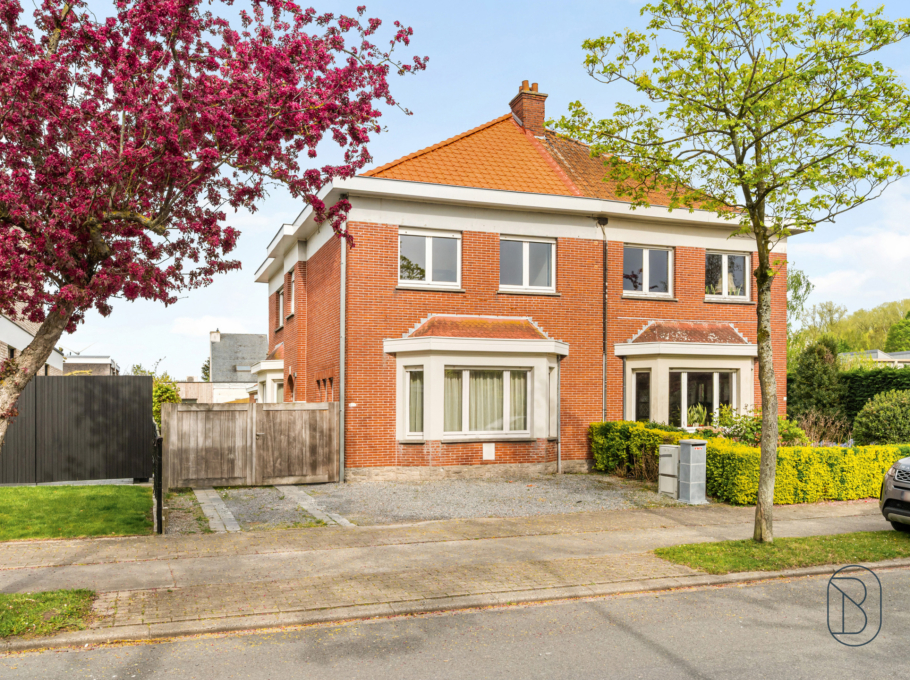 68a961b853a34ab881710721a101b870