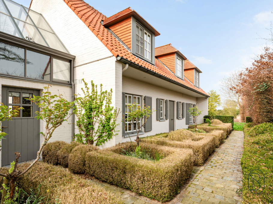 6c028916f79941f38840eb73d99095cf