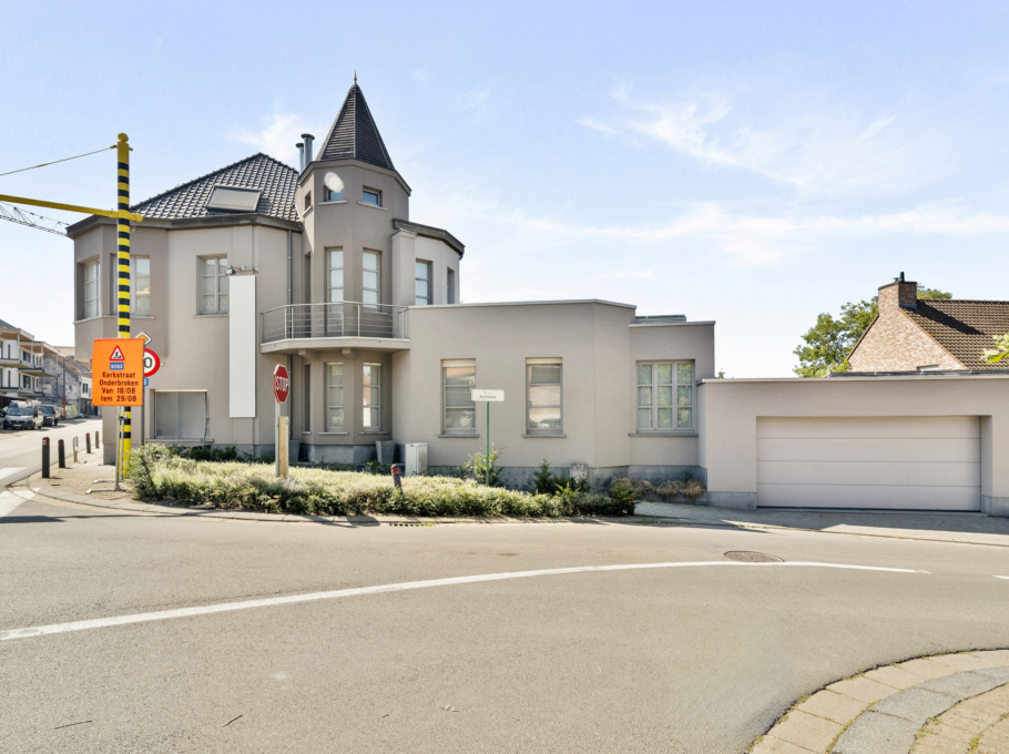 7074dc65991d4b849ab8c0bc893ddb86