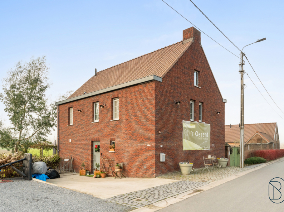 31f591db58e44e39a1a596c34164b619