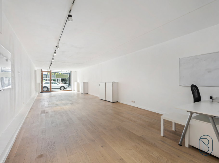 8995f7eed23b48428e158bbadc1ffb74