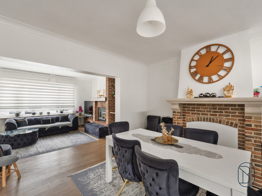 8bd698a8a5d24a07af1999ea045eb2af