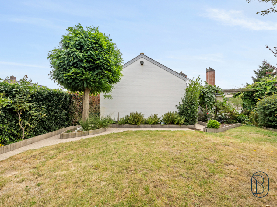 8f23617dd7d04c0ab9224cd5905838ad