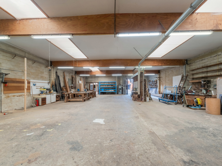 96b2974b676a42f2b7e669f24773836f