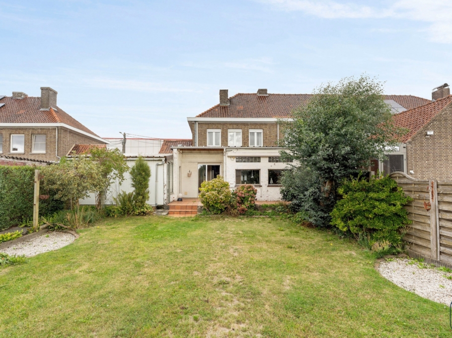 A34edaca7b654a218659d57613c74b44