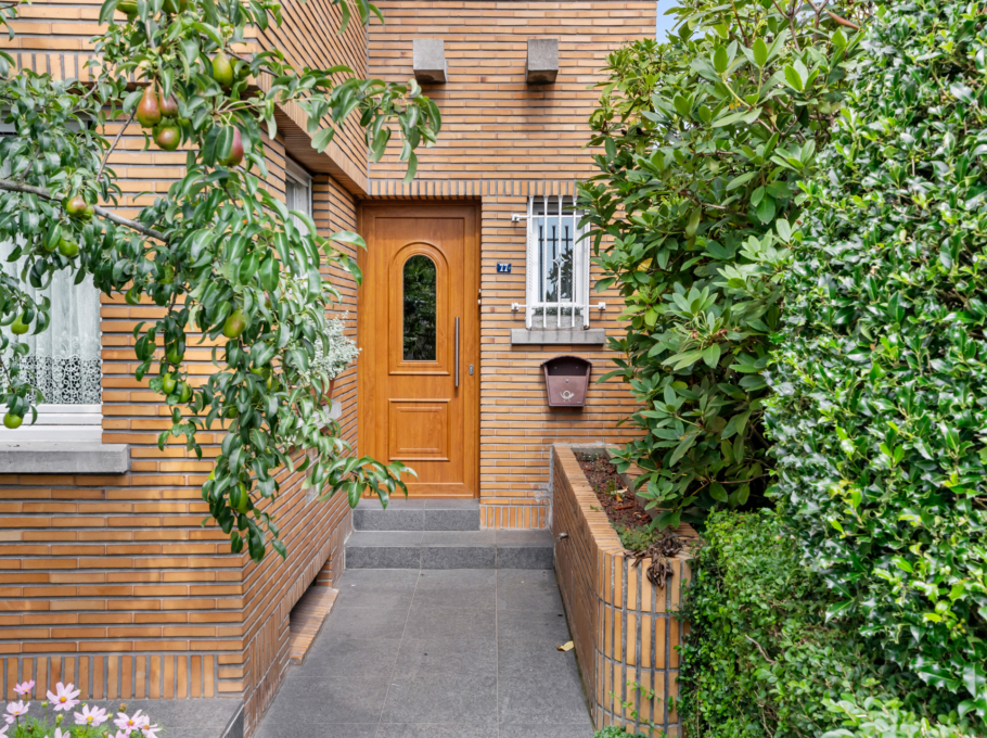 A49c3af39c884fb893b7850ff8e55052