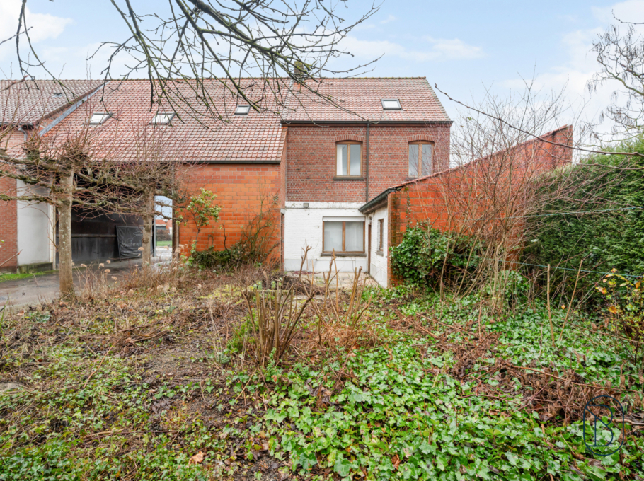 A5cb36e03c414e2485f3a9760cd92886