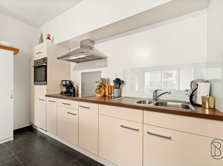 A9240994fe3740ad9b1055cfec81b7bf