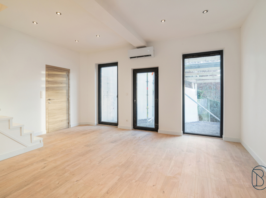 Aa1af03940f94beba0f8e8fb4114fb21