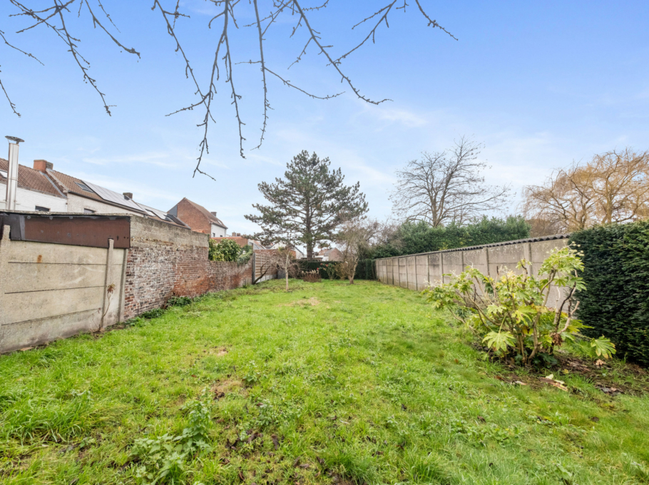 Aad1039b44d241b08f4c60f1fabe8357