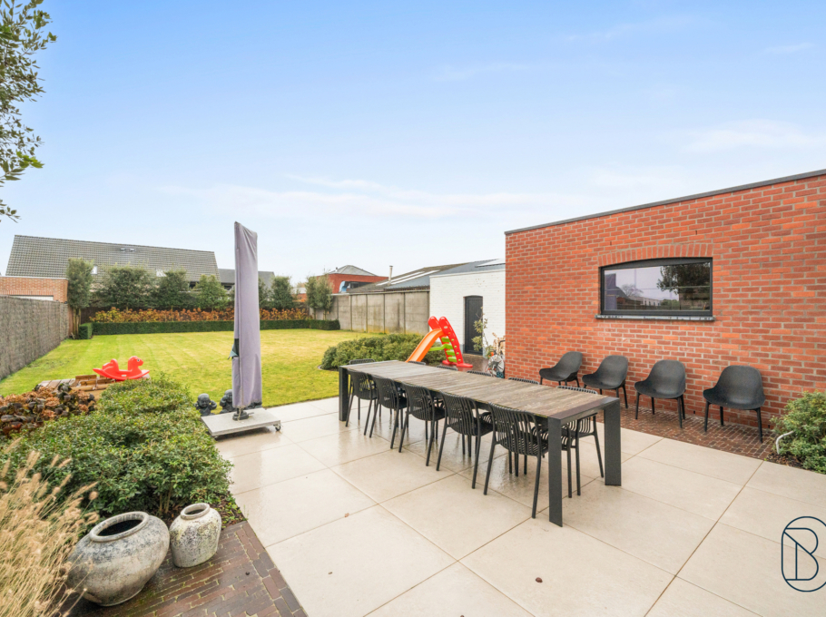 Afb642d533674053b8ca1cb0f0af5036