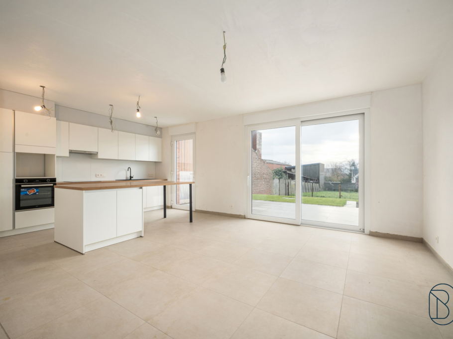 B98d8516fa31475684f338c03f0ea168