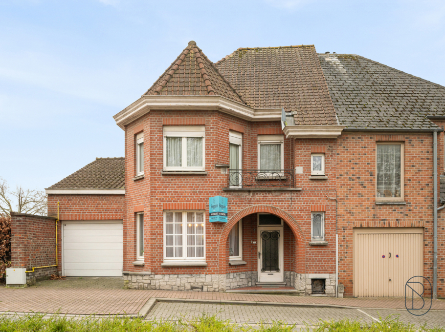 Bd6fff70bece4bf5a89f58f4d7352bd5