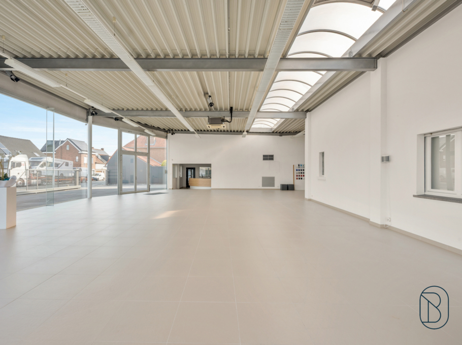 C3b4a37765634b7d8500bf8d8633e5f8