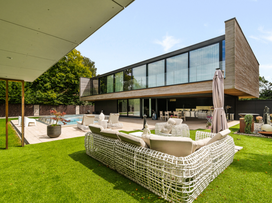 C51c5802f97c41ffadccf693496bc386