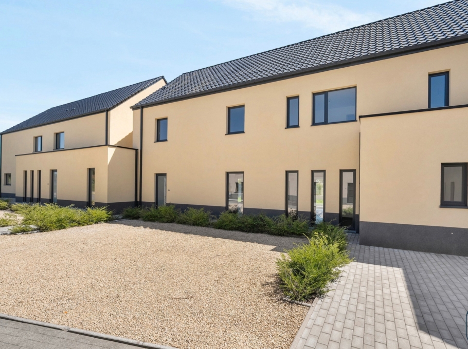 D8c1be3aaf9945c9912553999578584d