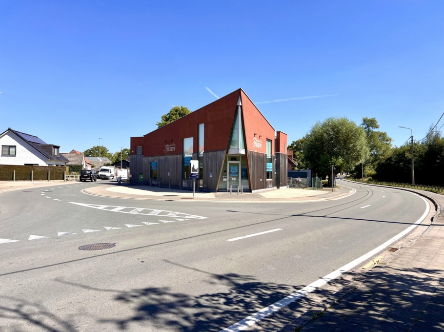 D0e190b588f545fd95b4cf0f41fe1c51