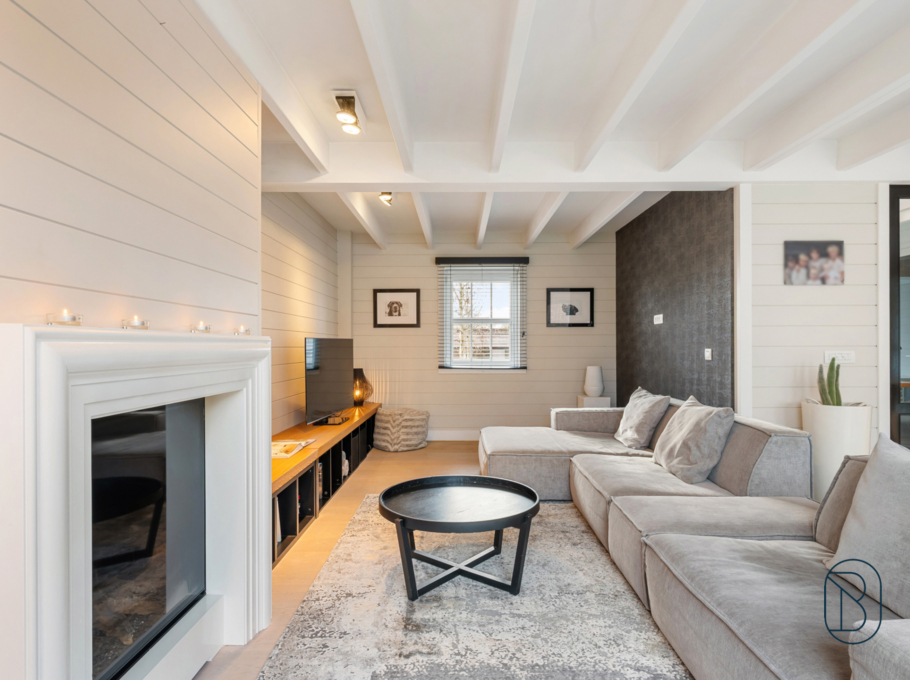 D8ae91cf81e942fe8c8eb36d1deaf998