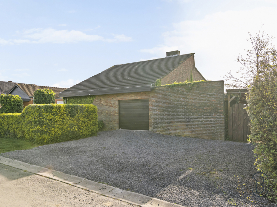 D933f4b6af5e450da8d30f4203491022