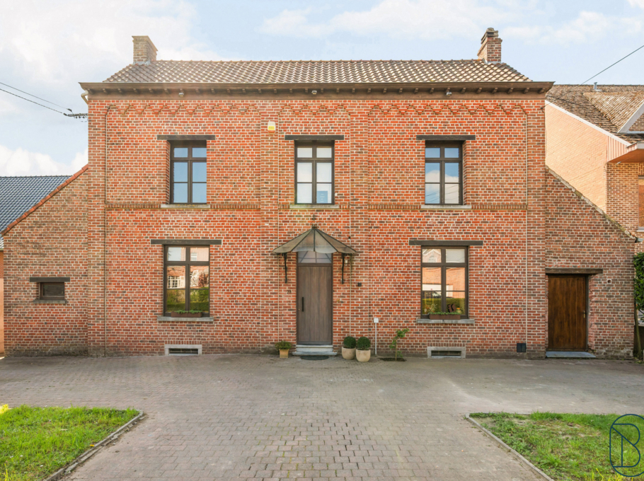 Db33afead80c4d57a2f5f57c564fec4e