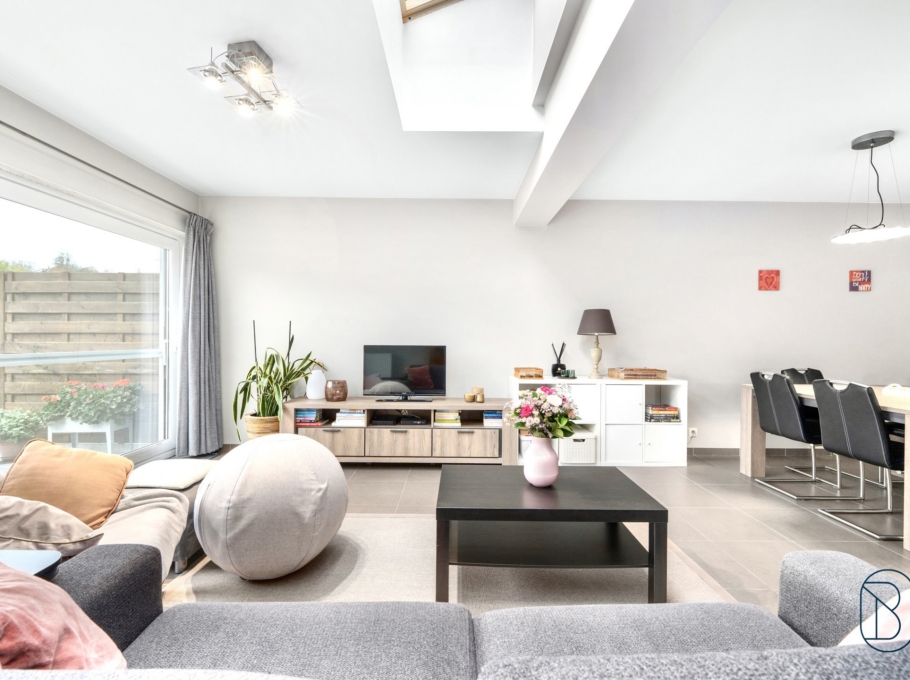 Df8407d0ef354059a2c792c096543877