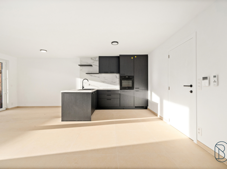 E1706797518f45c7ac1e024227f80777