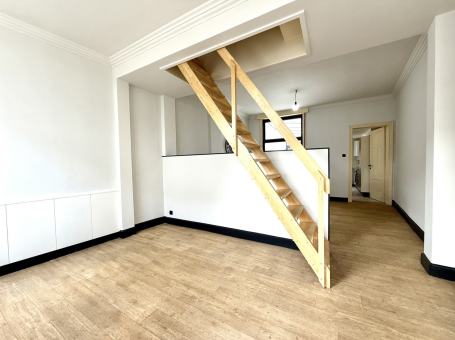 E5b6985f7d024cbc8676649aea71bade