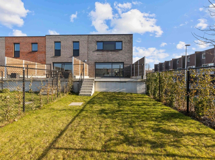 E6b9d5c6f6094199b0d30ee2bd77e86e