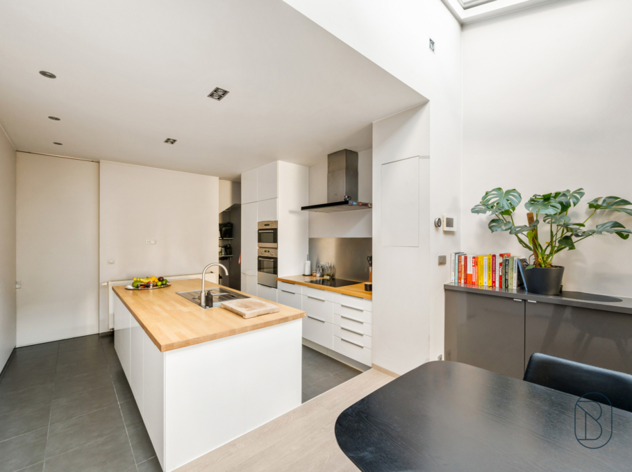 E8cda9df86f44022910dd869f23839a7