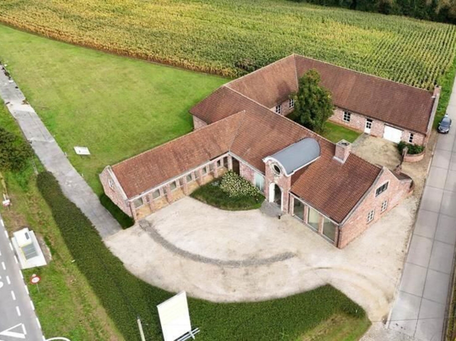 Eb4583cdb6824da6983f46f21c288ea7