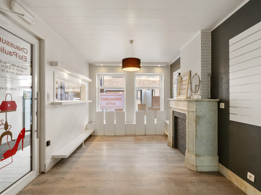 F00f92b7359649e287eb1ea88e68903c