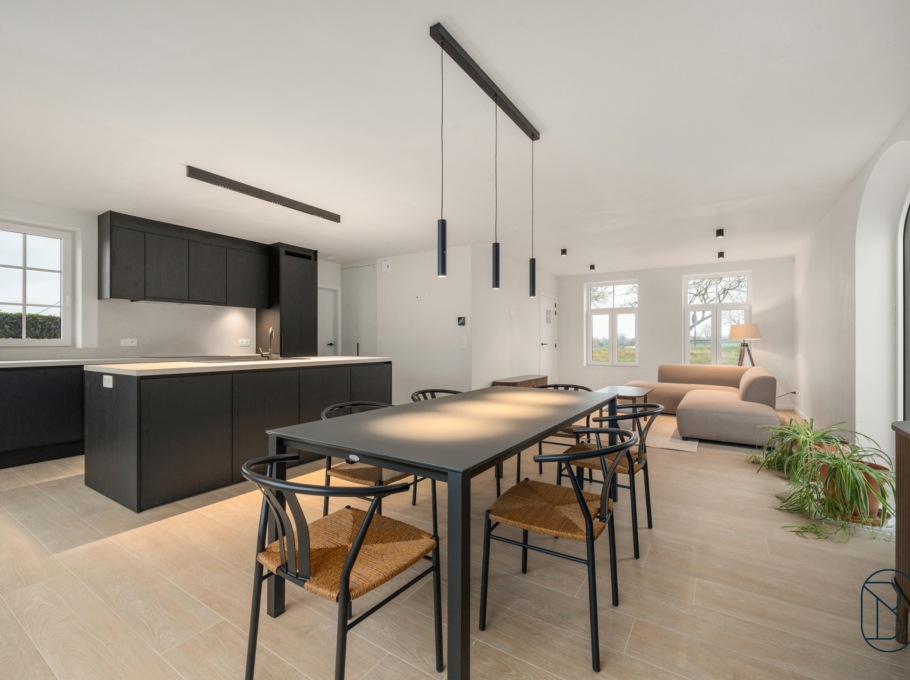 F03efee652e14c7f9d7e193c5b47e35d