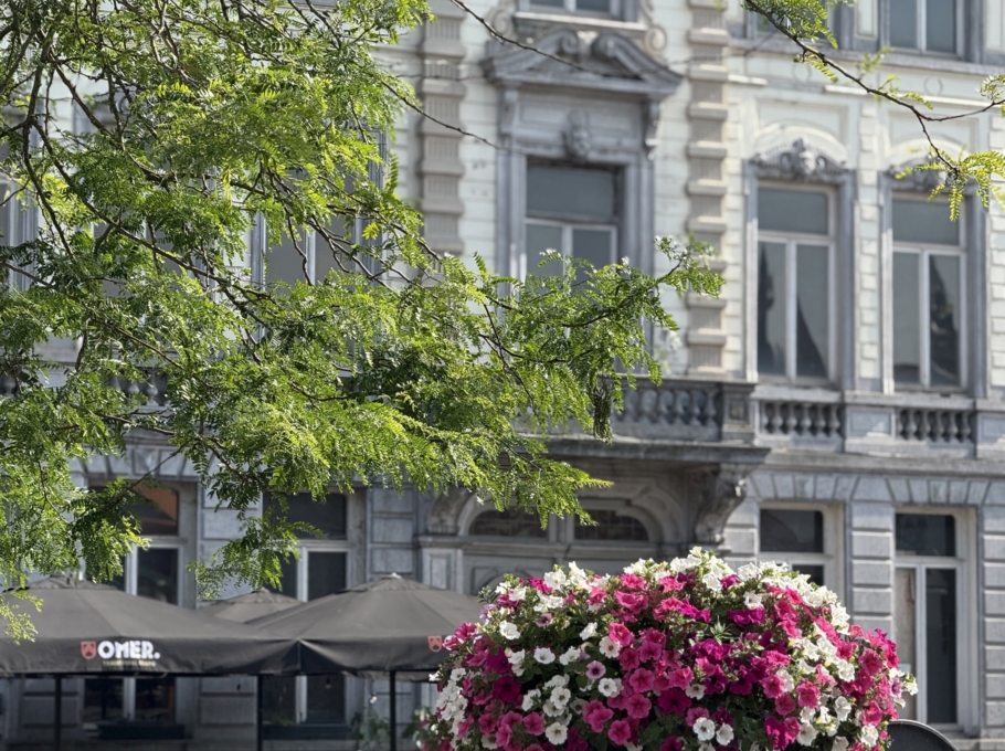 F61b746b8a08464f9daecedaa4fa67b6