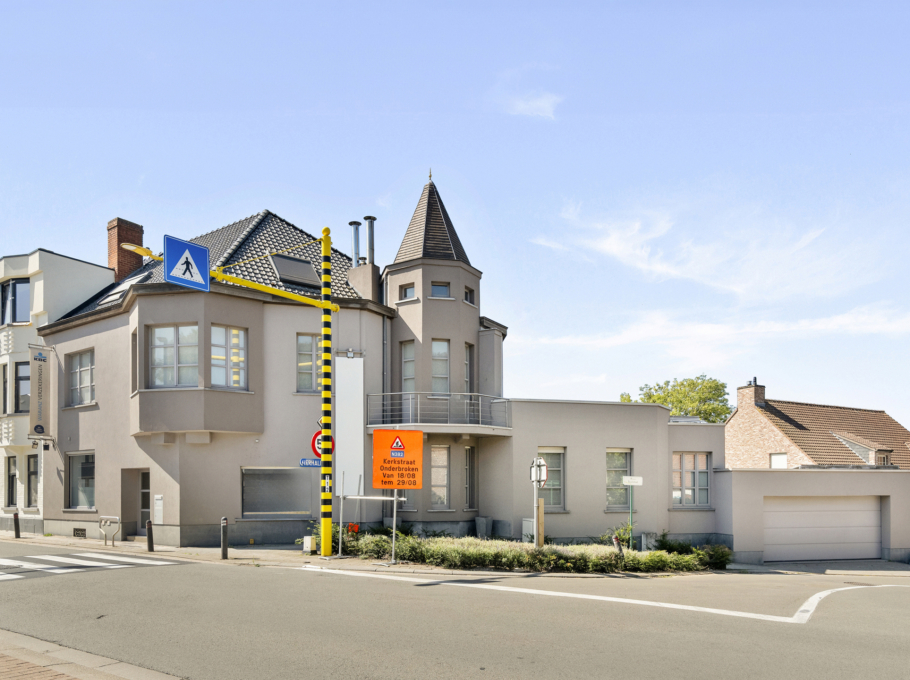 F97fe54bfcb04cee9e11cb87543ea567