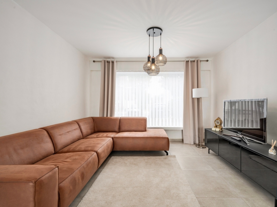 Fbb93b382772453dacc361adb6d9624f