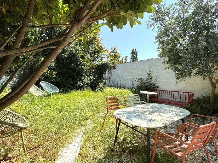 Fd439a8c6447459fa25dbf8b478000a1