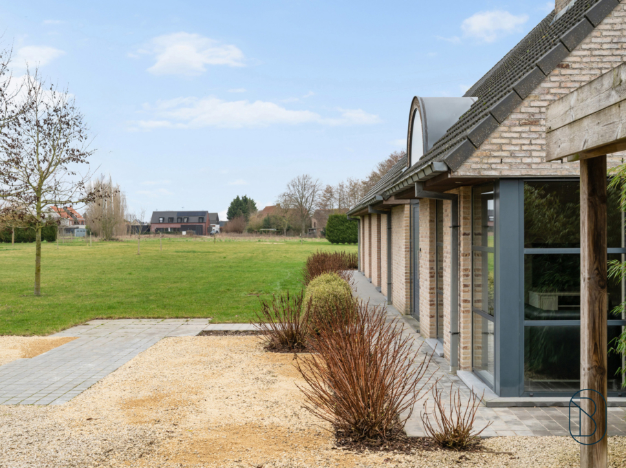 Fea18110b65f48edb13717dd2c947aa6