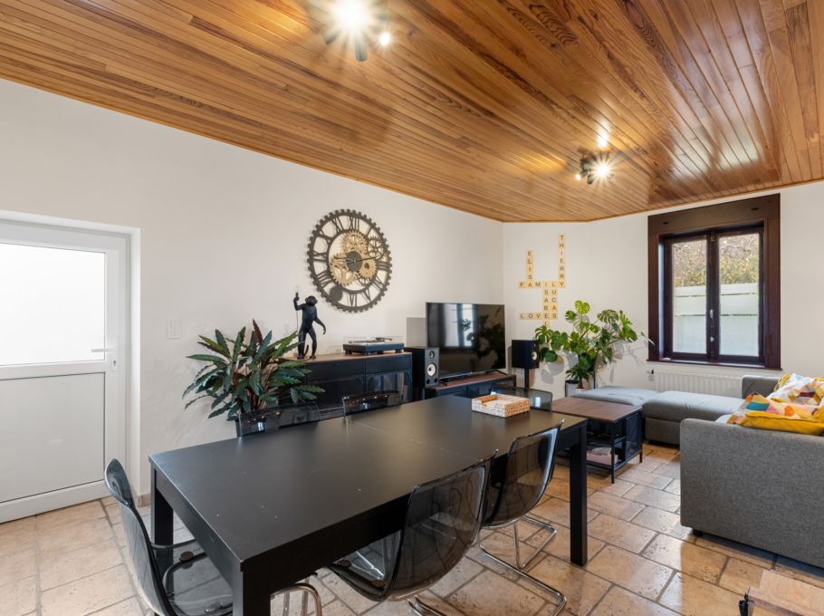 Ff9854e3fcf7459caff8cbc6c838bf09