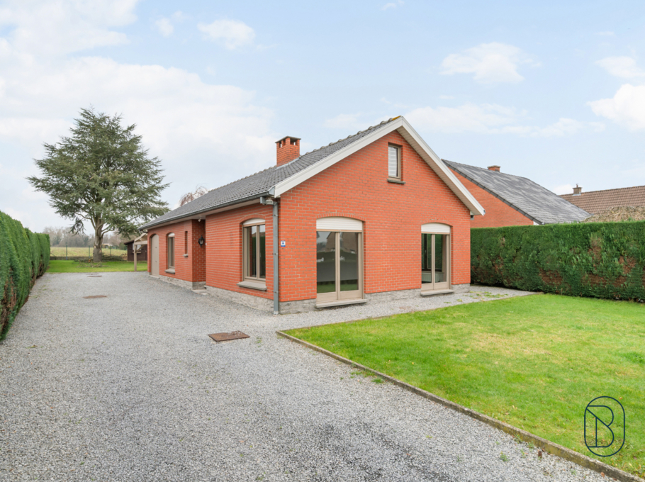 Ffc670ce197441b78f8be1453ca8d10d